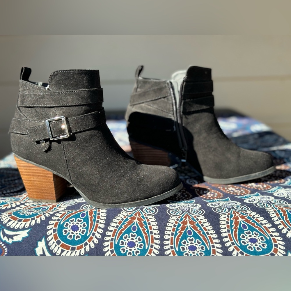 Torrid booties, size 8 (WW?) w/buckle